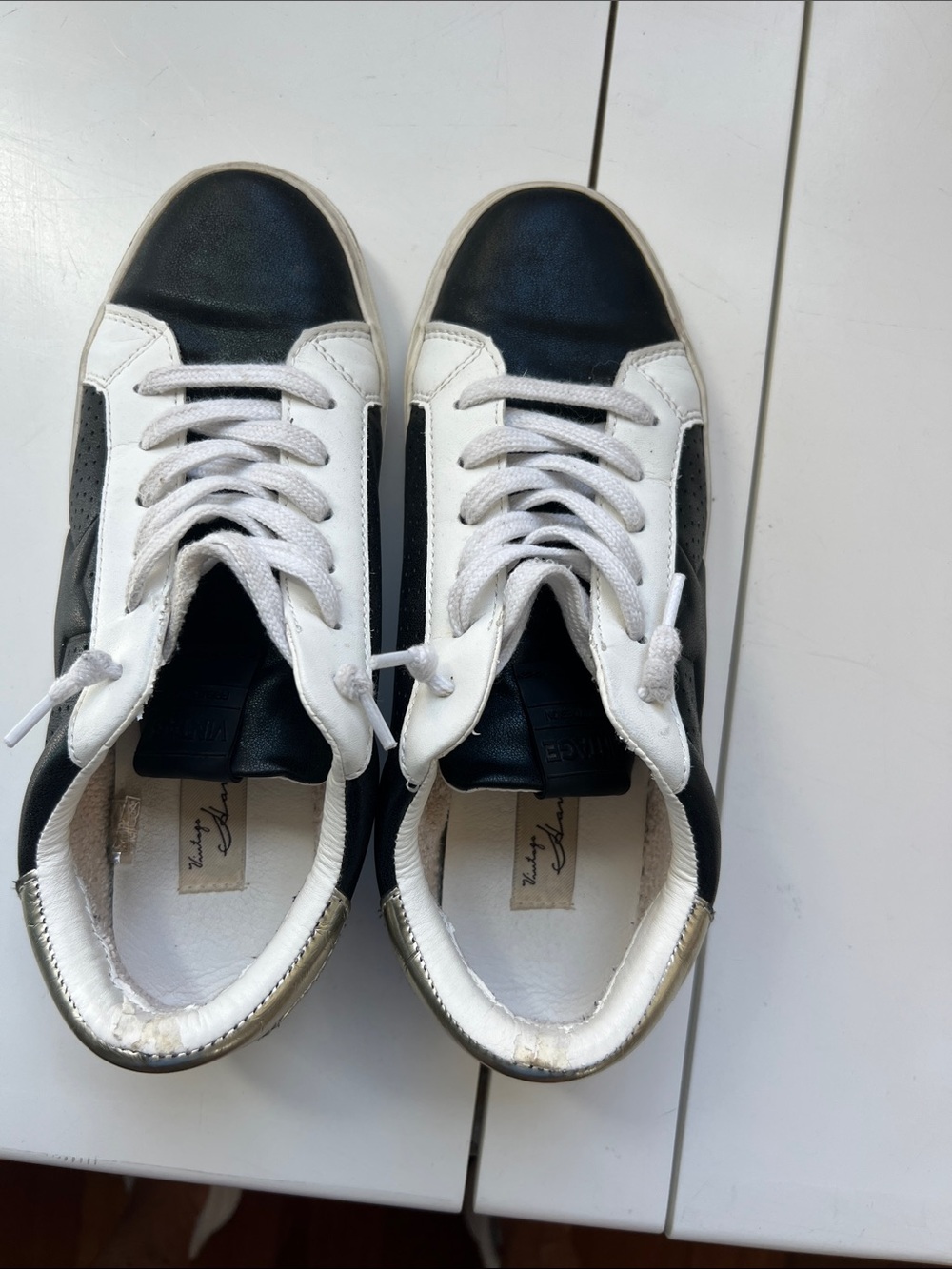 Vintage Havana Black and White Low-Top Sneakers
